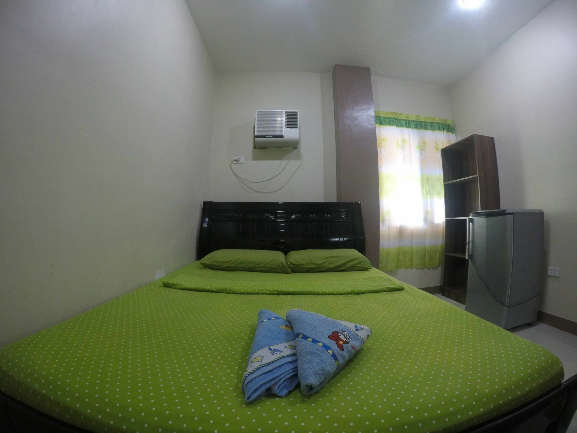 Jo-Cris Apartelle Hotel มักตัน ภายนอก รูปภาพ